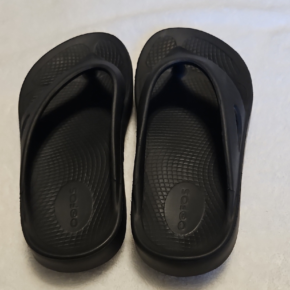 OOFOS Women's Black Sandals - Picture 3 of 8